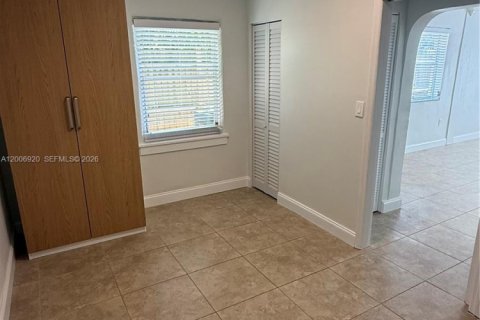 House in Miami Beach, Florida 2 bedrooms № 2071553 - photo 3