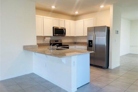 House in Wimauma, Florida 3 bedrooms, 140.84 sq.m. № 2207629 - photo 2