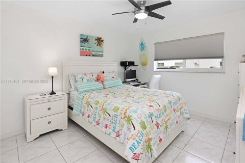 Copropriété à vendre à Hallandale Beach, Floride: 2 chambres, 92.9 m2 № 2042056 - photo 20