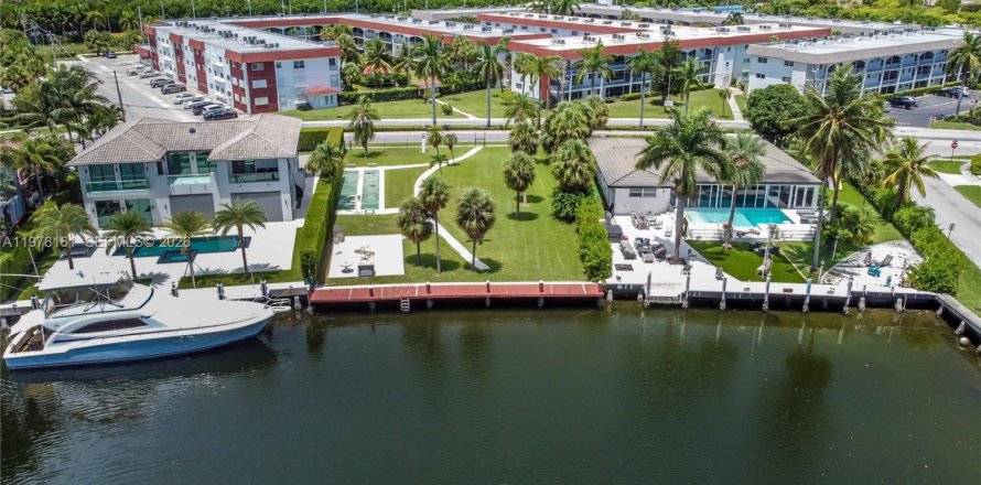 Condo à Hallandale Beach, Floride, 2 chambres  № 2042056