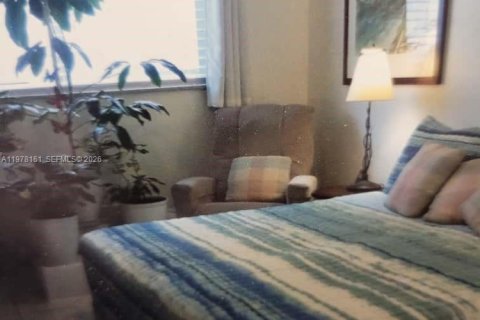 Copropriété à vendre à Hallandale Beach, Floride: 2 chambres, 92.9 m2 № 2042056 - photo 24