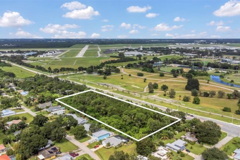 Terreno en venta en Vero Beach, Florida № 2019734 - foto 2