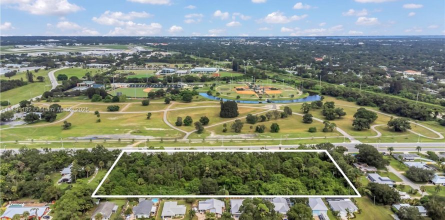 Terreno en Vero Beach, Florida № 2019734