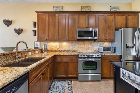 House in Palm Coast, Florida 4 bedrooms, 274.9 sq.m. № 1283908 - photo 12