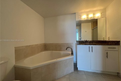 Condominio en venta en Hollywood, Florida, 2 dormitorios, 96.25 m2 № 1958790 - foto 9