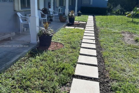 Commercial property in Fort Lauderdale, Florida 247.49 sq.m. № 2004999 - photo 4