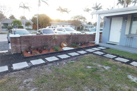 Commercial property in Fort Lauderdale, Florida 247.49 sq.m. № 2004999 - photo 6