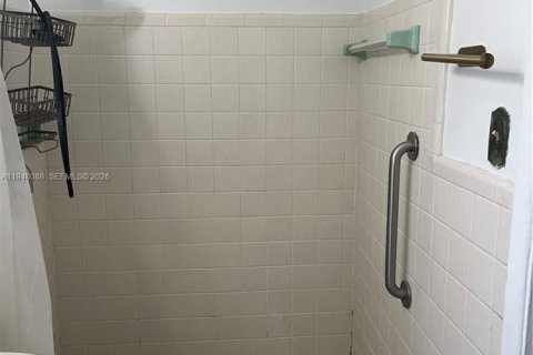 Commercial property in Fort Lauderdale, Florida 247.49 sq.m. № 2004999 - photo 24