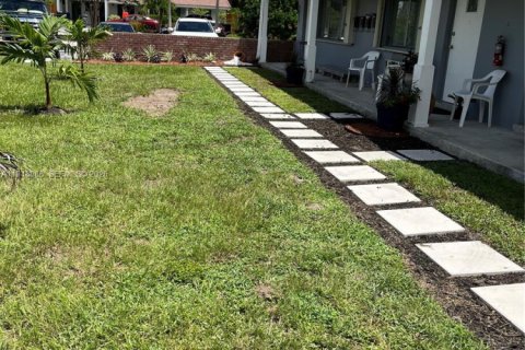 Commercial property in Fort Lauderdale, Florida 247.49 sq.m. № 2004999 - photo 3