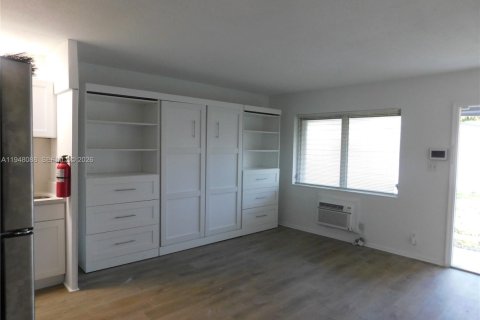 Commercial property in Fort Lauderdale, Florida 247.49 sq.m. № 2004999 - photo 19