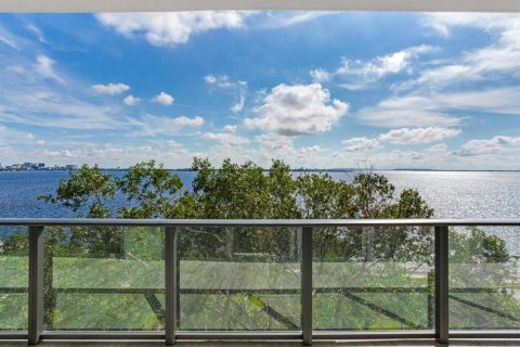 Condo in Tampa, Florida, 2 bedrooms  № 1432136 - photo 17