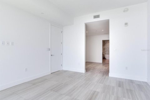 Condo in Tampa, Florida, 2 bedrooms  № 1432136 - photo 8