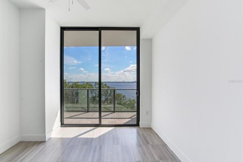 Condo in Tampa, Florida, 2 bedrooms  № 1432136 - photo 13
