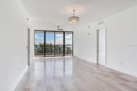 Condo in Tampa, Florida, 2 bedrooms  № 1432136 - photo 2