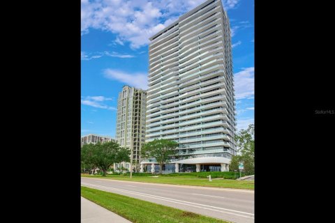 Condo in Tampa, Florida, 2 bedrooms  № 1432136 - photo 1