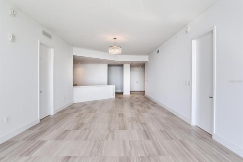 Condo in Tampa, Florida, 2 bedrooms  № 1432136 - photo 5