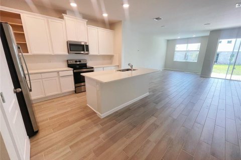 Adosado en alquiler en Oviedo, Florida, 3 dormitorios, 171.5 m2 № 1917811 - foto 2