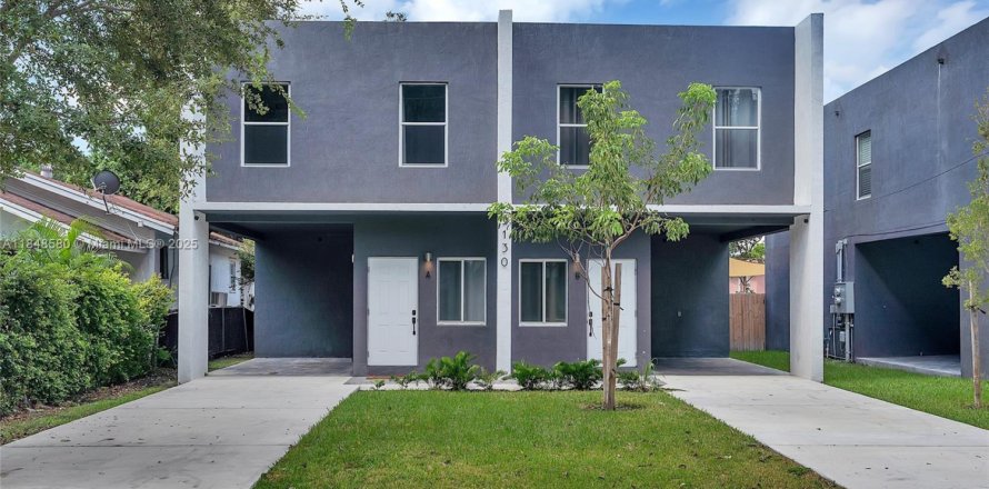 Immobilier commercial à Miami, Floride 250.84 m2 № 2022223