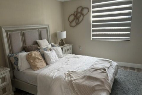 Copropriété à louer à Davie, Floride: 2 chambres, 128.67 m2 № 2366396 - photo 2
