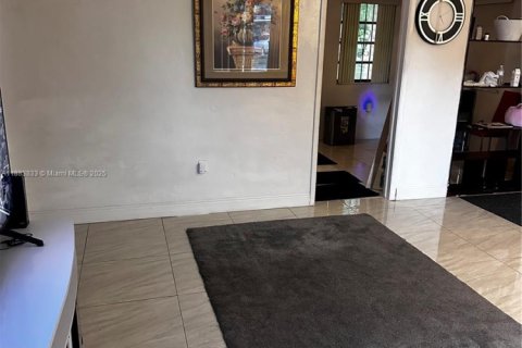 Casa en venta en Miami, Florida, 2 dormitorios, 92.9 m2 № 1950710 - foto 3