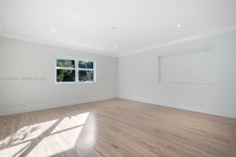 House in Bay Harbor Islands, Florida 4 bedrooms, 264.59 sq.m. № 2031670 - photo 25