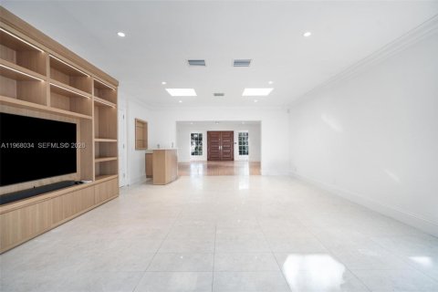 House in Bay Harbor Islands, Florida 4 bedrooms, 264.59 sq.m. № 2031670 - photo 22