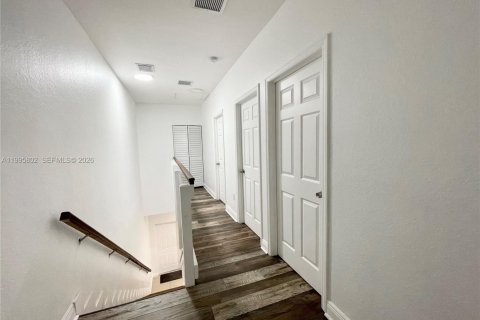 Снять в аренду таунхаус в Майами, Флорида 4 спальни, 280.94м2, № 2154854 - фото 5