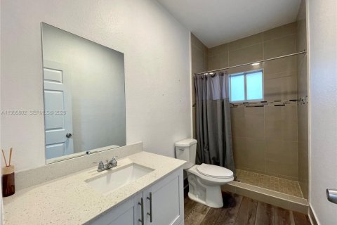 Снять в аренду таунхаус в Майами, Флорида 4 спальни, 280.94м2, № 2154854 - фото 10