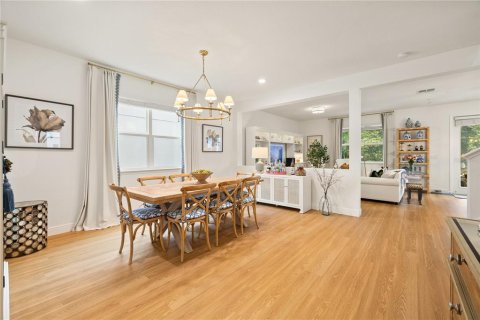 House in Orlando, Florida 4 bedrooms, 272.11 sq.m. № 2231746 - photo 15