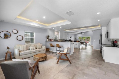 House in Sarasota, Florida 3 bedrooms, 140.56 sq.m. № 1609090 - photo 6