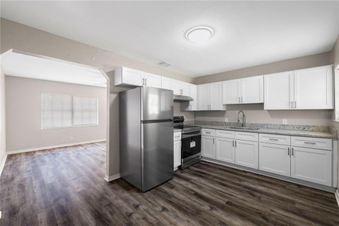House in Tampa, Florida 3 bedrooms, 95.88 sq.m. № 1734044 - photo 3