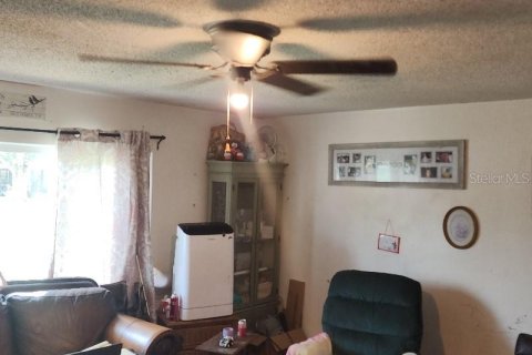 House in Auburndale, Florida 3 bedrooms, 170.75 sq.m. № 1884170 - photo 2