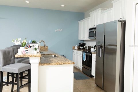 Townhouse in Kissimmee, Florida 4 bedrooms, 176.7 sq.m. № 2386749 - photo 6