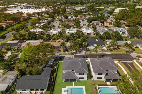 House in Palmetto Bay, Florida 5 bedrooms, 336.03 sq.m. № 1763803 - photo 4