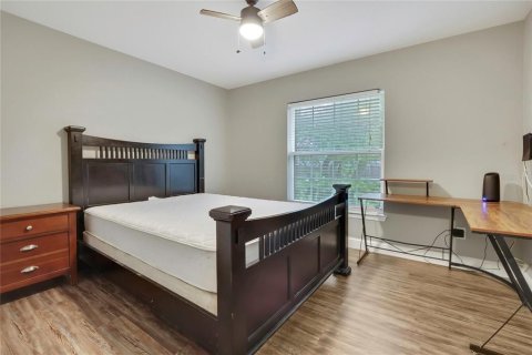 House in Weeki Wachee, Florida 4 bedrooms, 162.58 sq.m. № 2408595 - photo 26