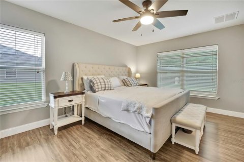 House in Weeki Wachee, Florida 4 bedrooms, 162.58 sq.m. № 2408595 - photo 15