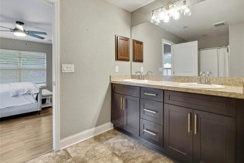 House in Weeki Wachee, Florida 4 bedrooms, 162.58 sq.m. № 2408595 - photo 19