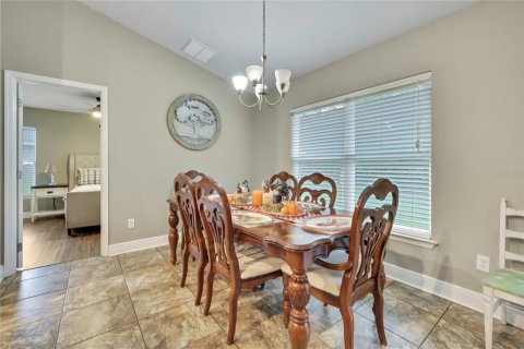 House in Weeki Wachee, Florida 4 bedrooms, 162.58 sq.m. № 2408595 - photo 7