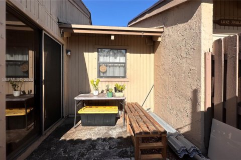 Casa en venta en Davie, Florida, 2 dormitorios, 75.9 m2 № 2002031 - foto 22