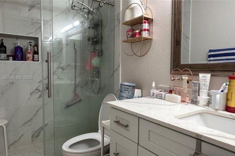 Casa en venta en Davie, Florida, 2 dormitorios, 75.9 m2 № 2002031 - foto 17
