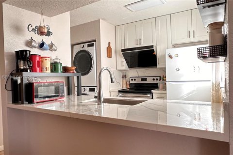 Casa en venta en Davie, Florida, 2 dormitorios, 75.9 m2 № 2002031 - foto 8