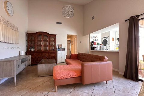 Casa en venta en Davie, Florida, 2 dormitorios, 75.9 m2 № 2002031 - foto 3