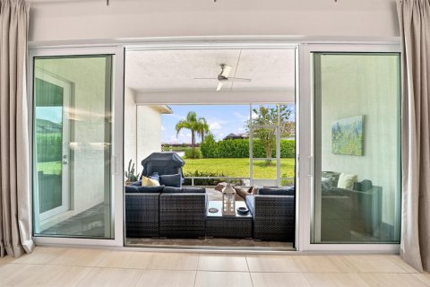 House in Port St. Lucie, Florida 2 bedrooms, 254.55 sq.m. № 2300746 - photo 6