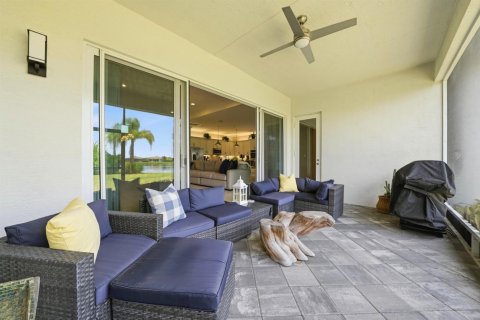 House in Port St. Lucie, Florida 2 bedrooms, 254.55 sq.m. № 2300746 - photo 11