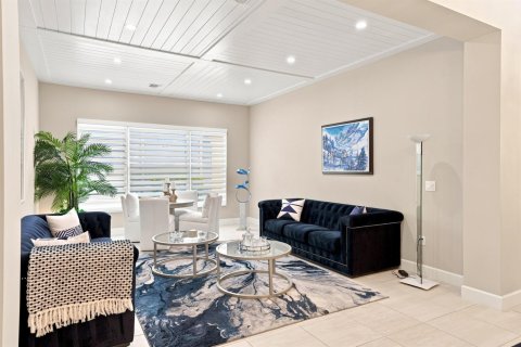 House in Port St. Lucie, Florida 2 bedrooms, 254.55 sq.m. № 2300746 - photo 3