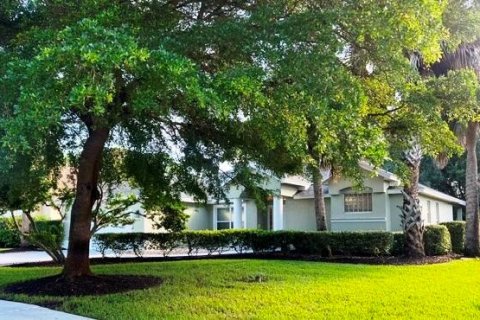 House in Port St. Lucie, Florida 3 bedrooms, 165.46 sq.m. № 2374818