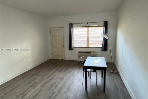 Condo in Miami Beach, Florida  № 1860593 - photo 7