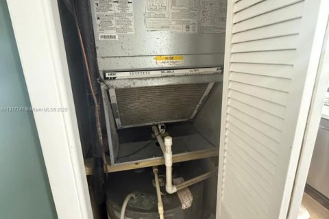 Touwnhouse à vendre à Tamarac, Floride: 3 chambres, 114.27 m2 № 2054349 - photo 9