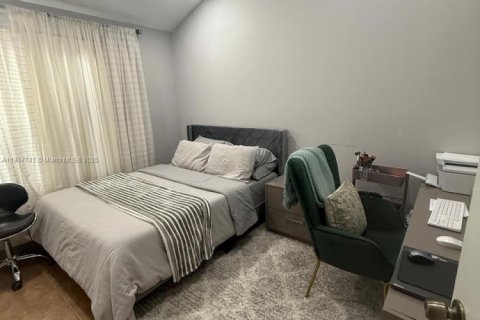 Touwnhouse à vendre à Tamarac, Floride: 3 chambres, 114.27 m2 № 2054349 - photo 29