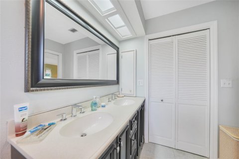 Villa ou maison à vendre à Port Charlotte, Floride: 2 chambres, 142.33 m2 № 2316760 - photo 19